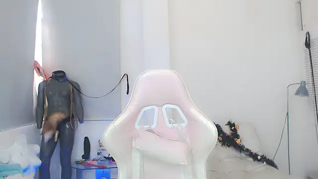 sasha mom69  online show from November 6, 2025, 4:33 pm