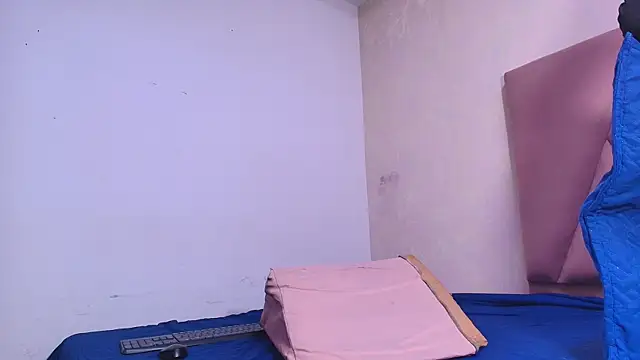 arl chloee online show from October 18, 2025, 3:08 am