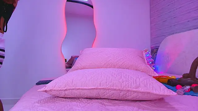 arl chloee online show from November 23, 2025, 3:05 am