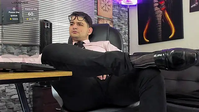 Snapshot of Nicolas_Fellener chatting on July 13, 2026, 2:22 am Nicolas Fellener online show from July 13, 2026, 2:22 am