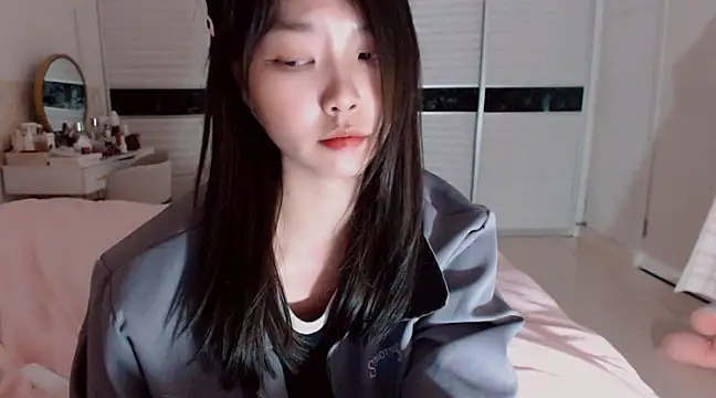 Snapshot of -Lucky_Girl chatting on February 19, 2025, 2:55 pm -Lucky Girl online show from February 19, 2025, 2:55 pm