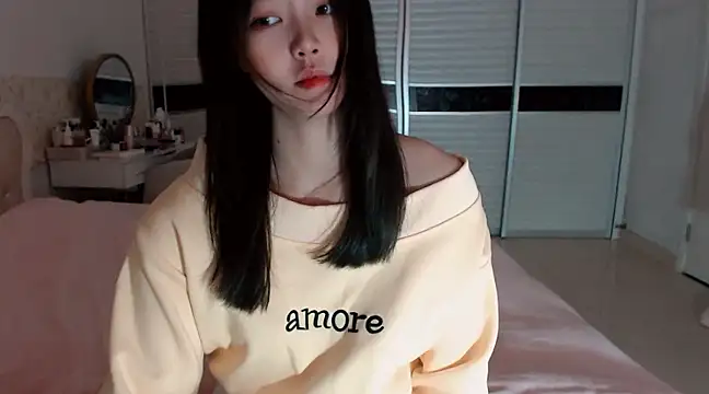Snapshot of -Lucky_Girl chatting on February 26, 2025, 1:46 am -Lucky Girl online show from February 26, 2025, 1:46 am