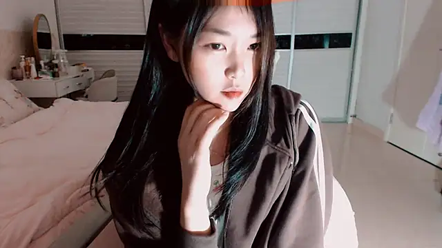 -Lucky Girl online show from February 9, 2026, 12:25 pm