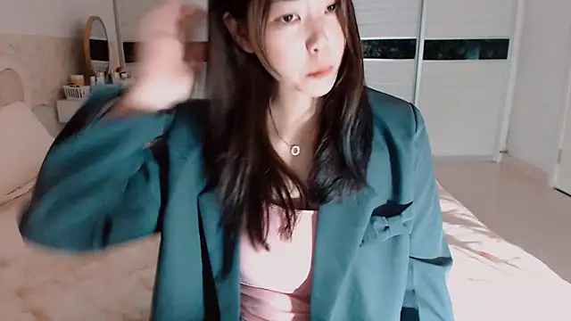 Snapshot of -Lucky_Girl chatting on May 9, 2026, 12:52 pm -Lucky Girl online show from May 9, 2026, 12:52 pm