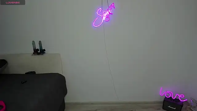 Bitch Coin online show from October 17, 2025, 12:51 pm