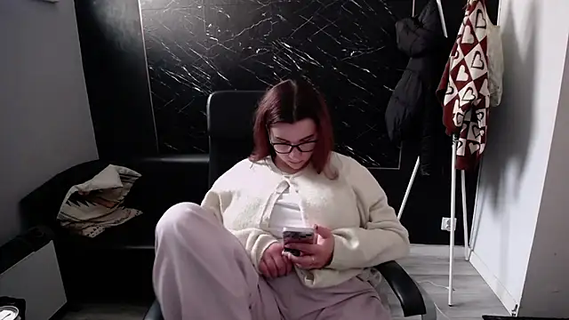 Snapshot of littleviki7 chatting on October 18, 2025, 10:28 am littleviki7 online show from October 18, 2025, 10:28 am