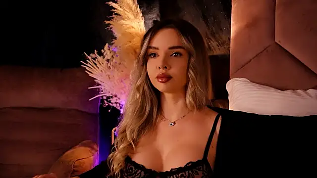 Snapshot of KatyaBelle chatting on October 6, 2025, 7:58 pm KatyaBelle online show from October 6, 2025, 7:58 pm