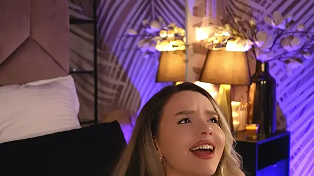 Snapshot of KatyaBelle chatting on November 17, 2025, 8:57 pm KatyaBelle online show from November 17, 2025, 8:57 pm