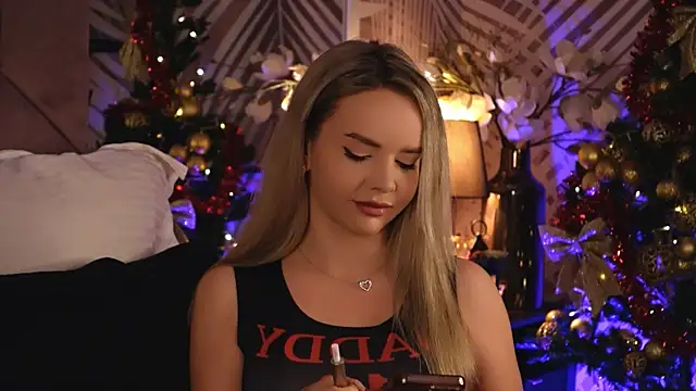 Snapshot of KatyaBelle chatting on December 5, 2025, 8:39 pm KatyaBelle online show from December 5, 2025, 8:39 pm