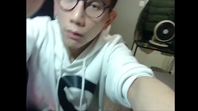 UndreamtM online show from February 4, 2026, 3:18 pm