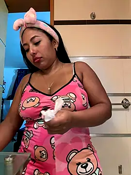 emmyjhonson07 online show from November 8, 2025, 3:43 am