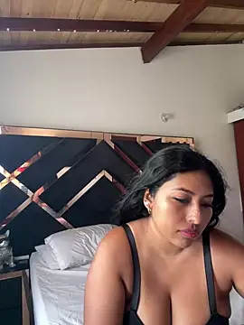 Snapshot of emmyjhonson07 chatting on July 16, 2026, 4:15 pm emmyjhonson07 online show from July 16, 2026, 4:15 pm
