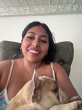 emmyjhonson07 online show from April 23, 2026, 12:29 pm