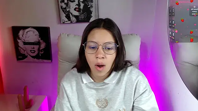 Snapshot of SamanthaRoldaan chatting on November 14, 2025, 2:32 pm SamanthaRoldaan online show from November 14, 2025, 2:32 pm