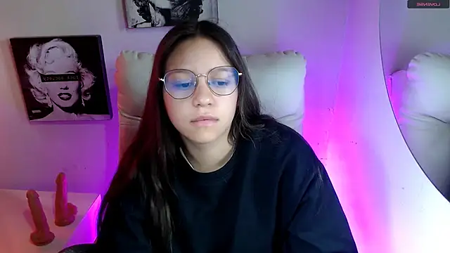 Snapshot of SamanthaRoldaan chatting on November 22, 2025, 2:38 pm SamanthaRoldaan online show from November 22, 2025, 2:38 pm