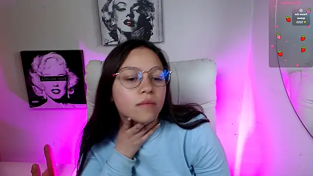 Snapshot of SamanthaRoldaan chatting on December 4, 2025, 9:25 pm SamanthaRoldaan online show from December 4, 2025, 9:25 pm