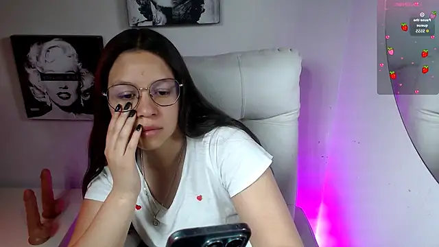 Snapshot of SamanthaRoldaan chatting on November 8, 2025, 2:20 pm SamanthaRoldaan online show from November 8, 2025, 2:20 pm