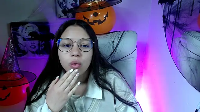 Snapshot of SamanthaRoldaan chatting on October 14, 2025, 1:23 pm SamanthaRoldaan online show from October 14, 2025, 1:23 pm