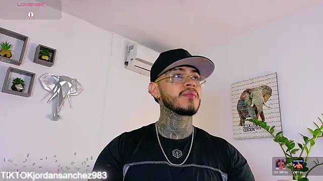 Snapshot of JordanSmiith_ chatting on February 10, 2026, 8:08 pm JordanSmiith online show from February 10, 2026, 8:08 pm