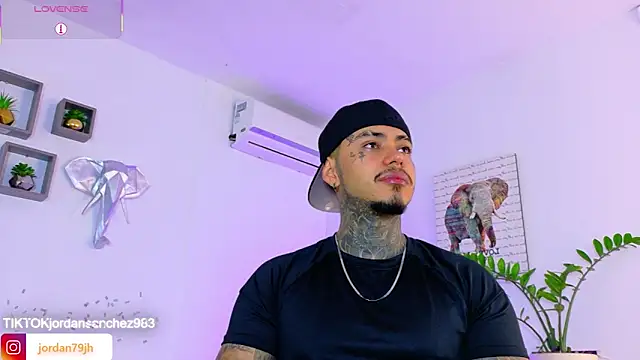 Snapshot of JordanSmiith_ chatting on May 29, 2026, 9:10 pm JordanSmiith online show from May 29, 2026, 9:10 pm
