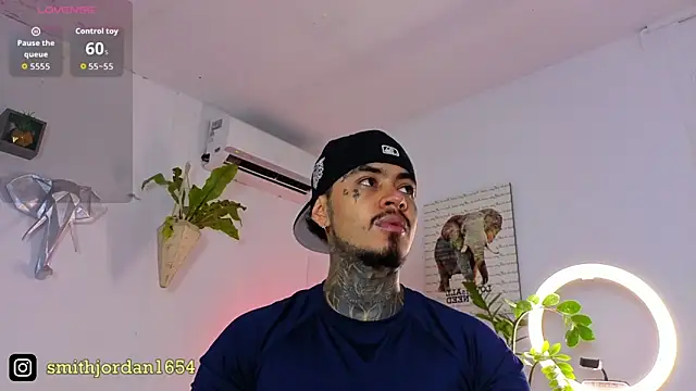 JordanSmiith  online show from November 11, 2025, 8:47 pm