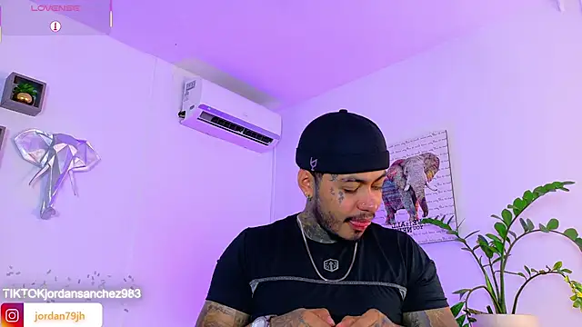 Snapshot of JordanSmiith_ chatting on June 18, 2026, 9:53 pm JordanSmiith online show from June 18, 2026, 9:53 pm