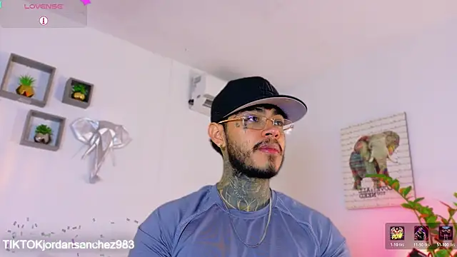 Snapshot of JordanSmiith_ chatting on March 3, 2026, 8:05 pm JordanSmiith online show from March 3, 2026, 8:05 pm