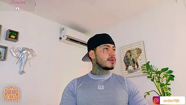 JordanSmiith  online show from June 24, 2026, 9:23 pm
