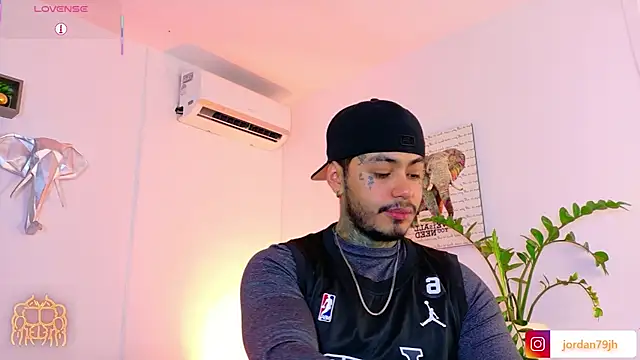 JordanSmiith  online show from June 26, 2026, 9:53 pm