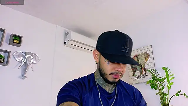 Snapshot of JordanSmiith_ chatting on February 17, 2026, 8:39 pm JordanSmiith online show from February 17, 2026, 8:39 pm