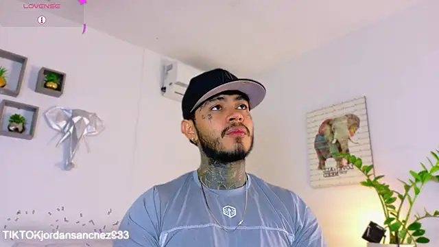 Snapshot of JordanSmiith_ chatting on March 4, 2026, 8:38 pm JordanSmiith online show from March 4, 2026, 8:38 pm