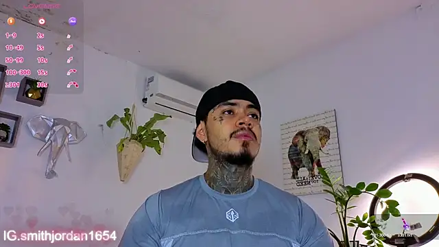 JordanSmiith  online show from November 18, 2025, 9:18 pm