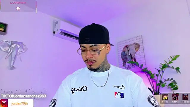 JordanSmiith  online show from April 25, 2026, 9:34 pm