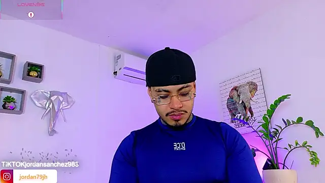 JordanSmiith  online show from May 2, 2026, 9:09 pm