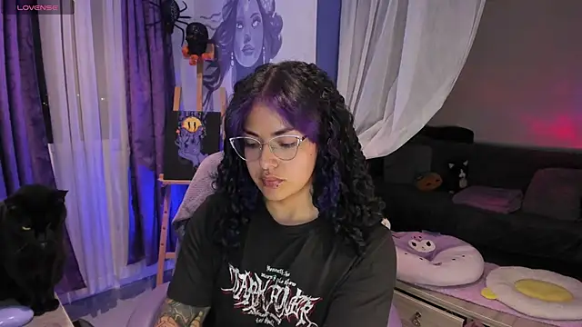 Snapshot of witchviolet chatting on March 10, 2026, 1:31 am witchviolet online show from March 10, 2026, 1:31 am