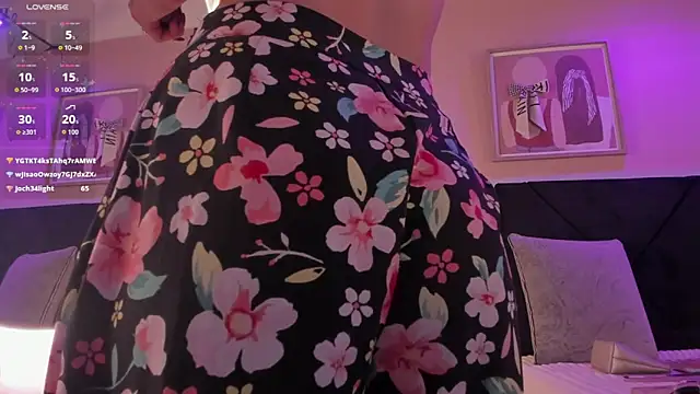 chloe watson  online show from March 12, 2026, 7:51 pm