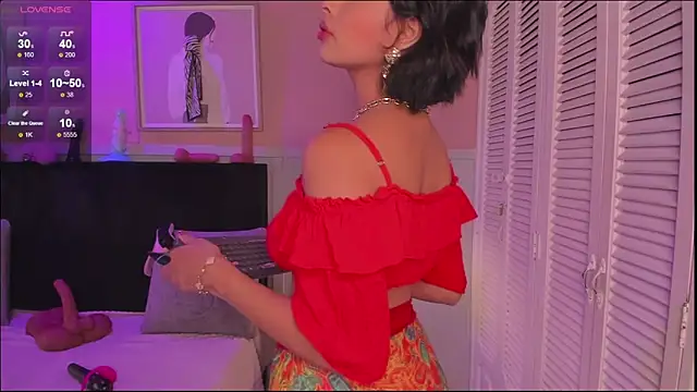 chloe watson  online show from February 24, 2026, 7:48 pm