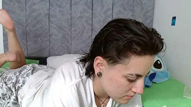 linda 33 online show from November 1, 2025, 8:14 pm