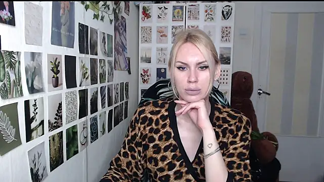 Snapshot of CapriScorpion chatting on June 13, 2026, 10:46 am CapriScorpion online show from June 13, 2026, 10:46 am