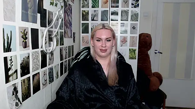 CapriScorpion online show from November 2, 2025, 4:45 pm