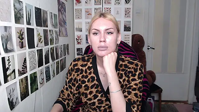 Snapshot of CapriScorpion chatting on July 24, 2026, 10:55 am CapriScorpion online show from July 24, 2026, 10:55 am