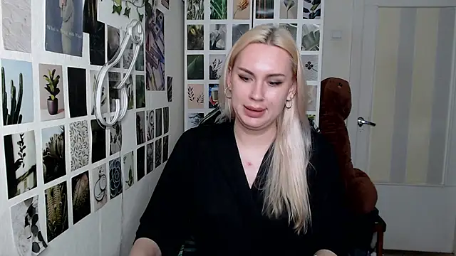 CapriScorpion online show from November 3, 2025, 11:03 am