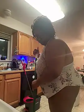 kweenxkarma online show from December 25, 2024, 11:22 am
