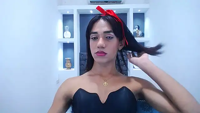 Snapshot of KatrinaQueen1 chatting on March 18, 2025, 6:17 pm KatrinaQueen1 online show from March 18, 2025, 6:17 pm