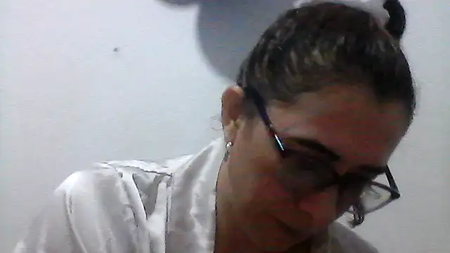 Snapshot of mademonsexy chatting on October 4, 2025, 3:41 am mademonsexy online show from October 4, 2025, 3:41 am