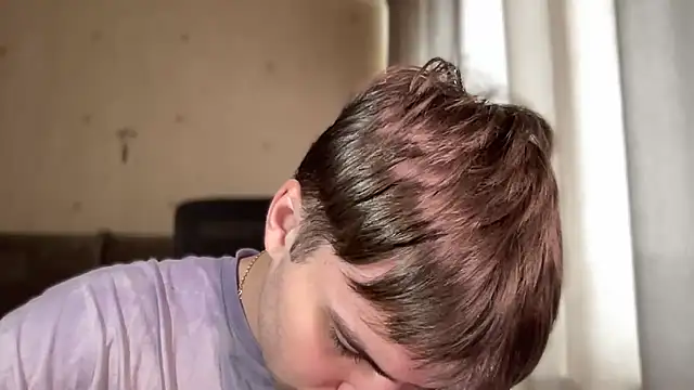 Snapshot of superfluboy_ chatting on October 18, 2025, 9:22 am superfluboy online show from October 18, 2025, 9:22 am