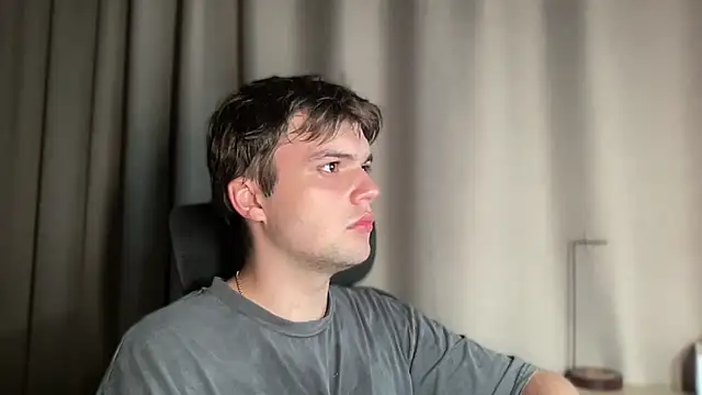 Snapshot of superfluboy_ chatting on September 16, 2025, 5:47 pm superfluboy online show from September 16, 2025, 5:47 pm