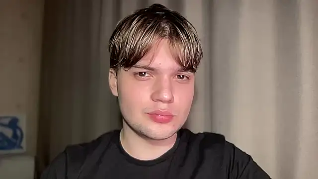 Snapshot of superfluboy_ chatting on February 26, 2025, 3:32 pm superfluboy online show from February 26, 2025, 3:32 pm