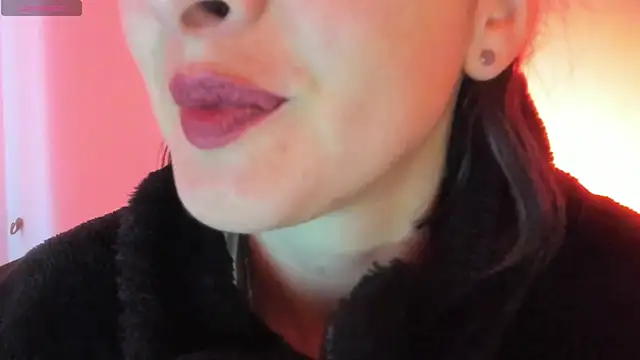 Snapshot of queen_fetish chatting on November 12, 2025, 10:52 am queen fetish online show from November 12, 2025, 10:52 am