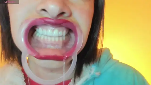 Snapshot of queen_fetish chatting on November 18, 2025, 10:40 am queen fetish online show from November 18, 2025, 10:40 am